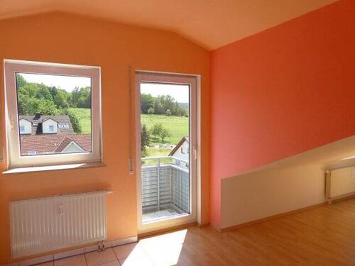 Zugang zum Balkon - 2 Zimmer Etagenwohnung in Niefern-Öschelbronn