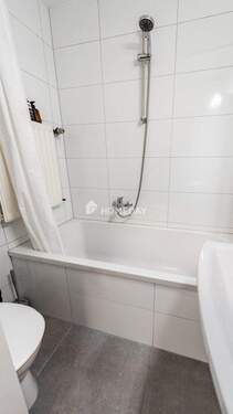 Badezimmer 1 - Etagenwohnung mit 18,70 m² in Düsseldorf zum Kaufen