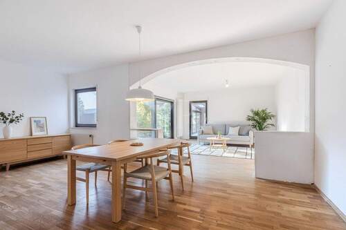 Einrichtungsbeispiel Wohn-Essbereich - 6 Zimmer Reihenmittelhaus in Neu-Anspach