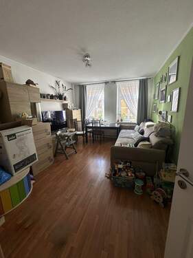 Wohnzimmer - 3 Zimmer Etagenwohnung zur Miete in Leipzig
