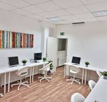 Repräsentativer Schreibtischplatz im Leverkusener Co-Working Space