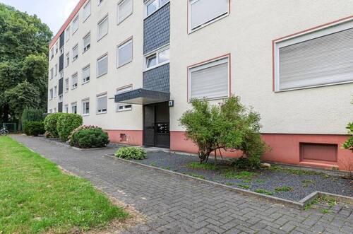 Hauseingang - 3 Zimmer Etagenwohnung in Leverkusen