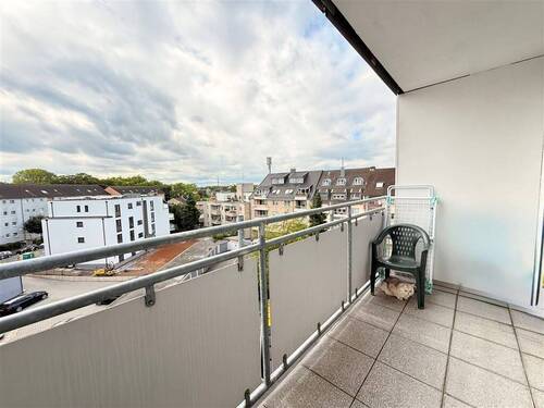 gemütlicher Balkon - 2 Zimmer Etagenwohnung zum Kaufen in Köln