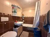 Bad mit Wanne - 