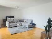 Bild 1 - Attraktive 2,5-Zimmer-Wohnung mit Südbalkon und Tiefgaragenstellplatz - ideal für Singles oder Paare