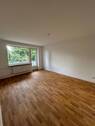Wohnzimmer - HH-Farmsen, 2 Zimmer Wohnung im 1.OG mit Balkon