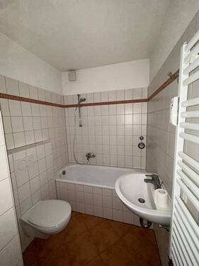 Badezimmer - Etagenwohnung mit 62,00 m² in Hamburg zur Miete