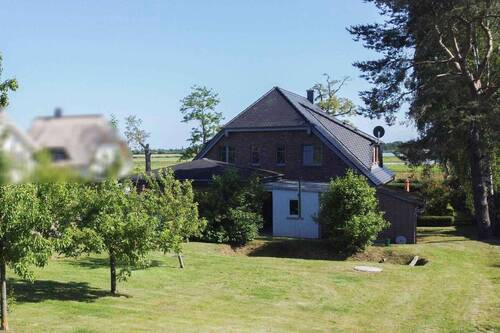 Garten - 8 Zimmer Mehrfamilienhaus, Wohnhaus zum Kaufen in Mönchgut