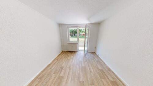 Wohnzimmer Vergleichswonung - 3-Raum-Erdgeschosswohnung nahe Stadtpark