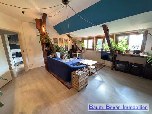 Wohnzimmer mit offener Küche - 