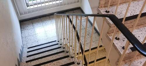 Treppenhaus - 3 Zimmer Etagenwohnung in Essen