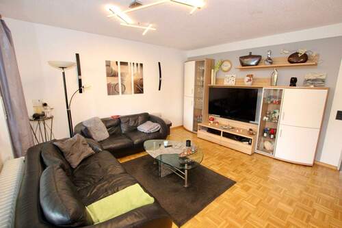 Wohnzimmer_Ansicht II - 3 Zimmer Etagenwohnung zum Kaufen in Denzlingen