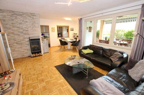 Wohnzimmer_Ansicht III - 3 Zimmer Etagenwohnung in Denzlingen