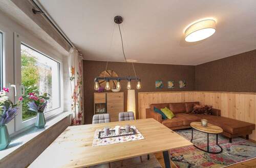 Wohnzimmer - 3 Zimmer Etagenwohnung zur Miete in Oberreichenbach