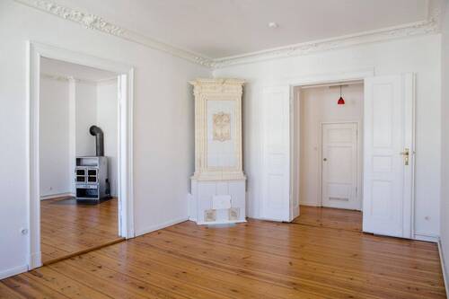Zimmer 2 mit Blick in Zimmer 1 - 