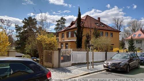 Objektansicht (1) - beziehbare 4-Zi.Whg. mit Carport-Stellplatz, Balkon, Holzböden, Wintergarten, sep. Küche, AK und Bad mit BW+DU+FE in ruhiger Hanglage, 01326 Dresden