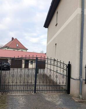 Tor gesamt - 8 Zimmer Mehrfamilienhaus, Wohnhaus in Lauchhammer