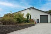 Gewerbeeinfahrt.. - 