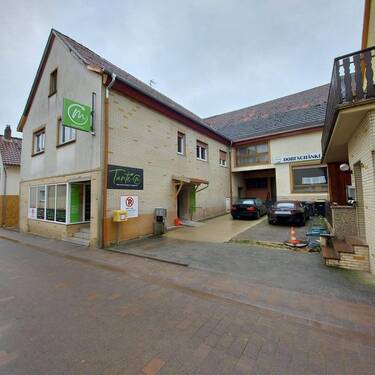 Hausansicht - Mehrfamilienhaus, Wohnhaus in Hallgarten