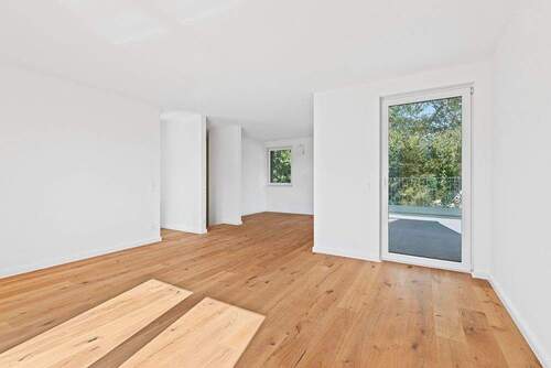 Wohn- und Essbereich mit Zugang zur Terrasse im Staffelgeschoss - 