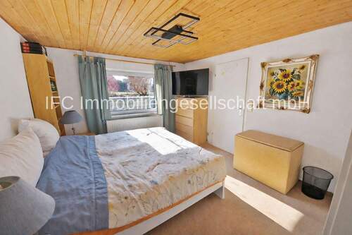 Schlafzimmer im UG - 