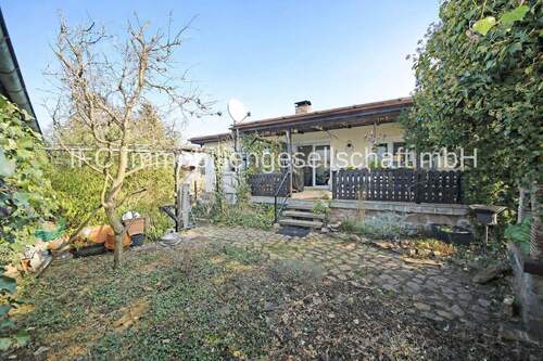 Hausansicht / Grundstücksseite - 