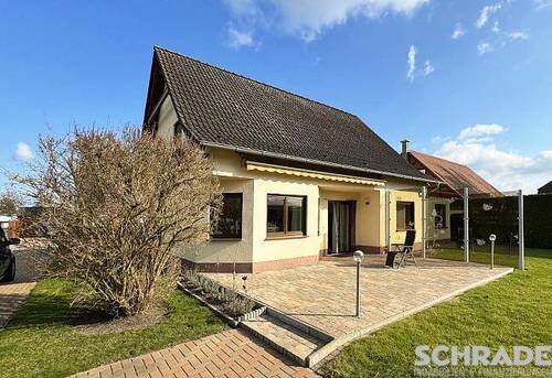 ...herrlich sonnig bis in den Abend hinein - Wohnfertig...mit Doppelgarage - 280.000,00 EUR Kaufpreis, ca.  143,00 m² Wohnfläche