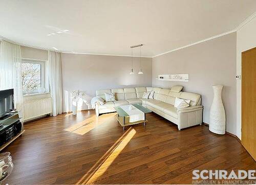 Das Wohnzimmer von besonderer Größe... - Mehrfamilienhaus, Wohnhaus mit 143,00 m² in Seehausen zum Kaufen