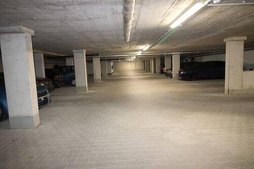 1. Tiefgaragenstellplatz wird mit vermietet - 