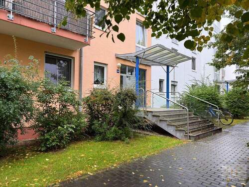 Hauseingang - Investieren, wo Leipzig wächst - moderne 2-Raum-Wohnung in Taucha