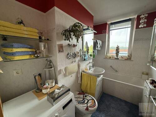 Badezimmer - Etagenwohnung mit 55,70 m&sup2; in Taucha zum Kaufen