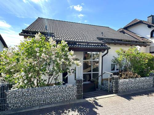 Straßenansicht - 5 Zimmer Einfamilienhaus zum Kaufen in Halver