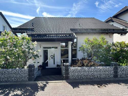Straßenansicht - 5 Zimmer Einfamilienhaus in Halver