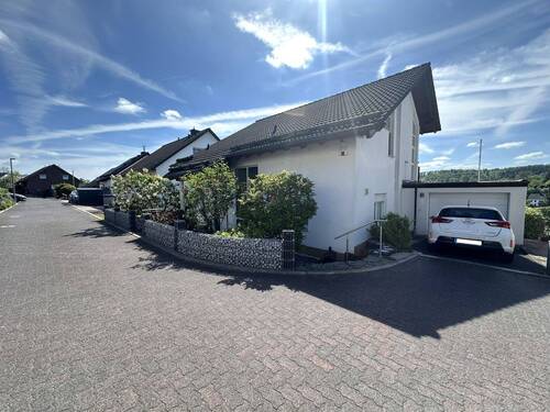 Straßenansicht - Einfamilienhaus mit 190,00 m&sup2; in Halver zum Kaufen
