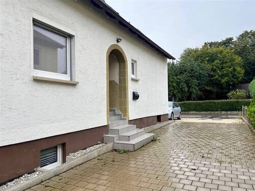 Einfahrt - 5 Zimmer Einfamilienhaus in Laupheim