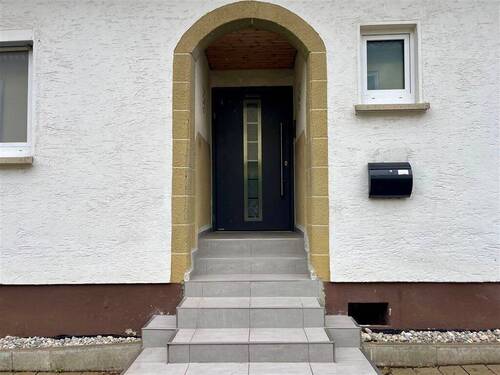 Eingangsbereich - Einfamilienhaus mit 126,00 m² in Laupheim zum Kaufen