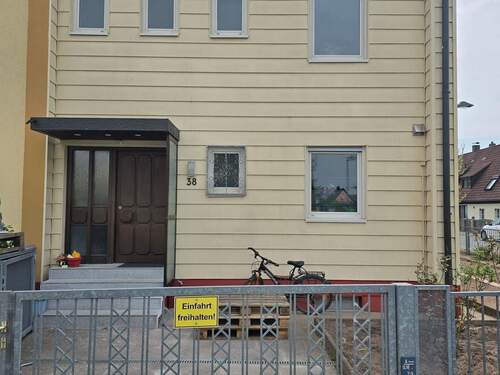 20250417_150637.jpg - 6 Zimmer Mehrfamilienhaus, Wohnhaus zum Kaufen in Feucht