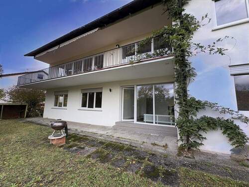 Ausblick vom Garten - ETW mit Gartenanteil in bester Lage:
