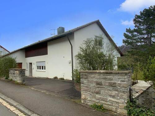 Vorderansicht - 4 Zimmer Etagenwohnung zum Kaufen in Albstadt