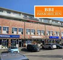 BüroPraxis - mit Designplanke in Holzoptik und frisch weiss gestrichenen Wänden in Vorbereitung - Quickborn