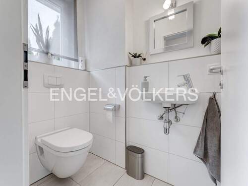 ...mit separatem Gäste-WC. - 