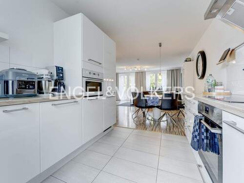 ...mit modernen Geräten. - 