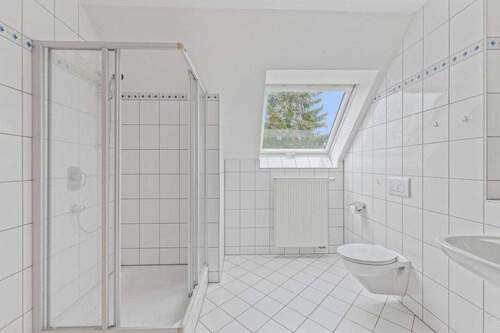 Duschbad - Einfamilienhaus mit 176,00 m&sup2; in Neubulach zum Kaufen