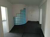 Flur mit Blick auf Büroeingang - Büro in Landau