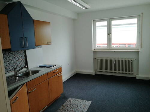 Personalraum - Büro mit 160,00 m&sup2; in Landau zur Miete