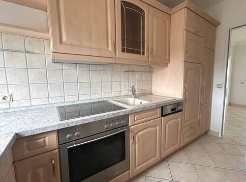 Gepflegte Einbauküche - 