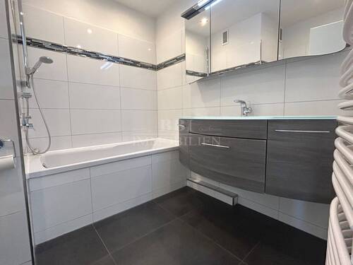 Mordernes Badezimmer... - 3 Zimmer Etagenwohnung in Quickborn