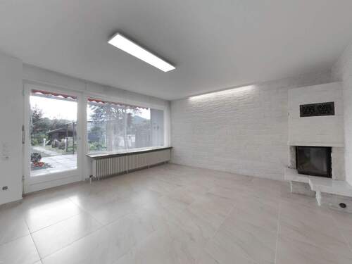 Erdgeschoss Wohnzimmer /Garten /Kamin - 