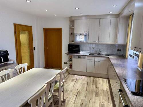 Küche mit Essplatz - 