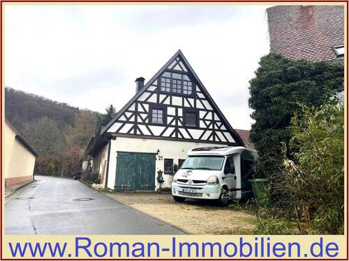 Außenansicht mit Rahmen - Fachwerkhaus im Loftstil in Vorra!